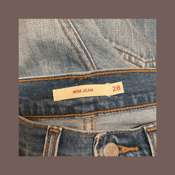 Levi’s Mom Jeans | Light Wash | Size 28 | High-Waist Tapered Fit - Picture 4 of 4